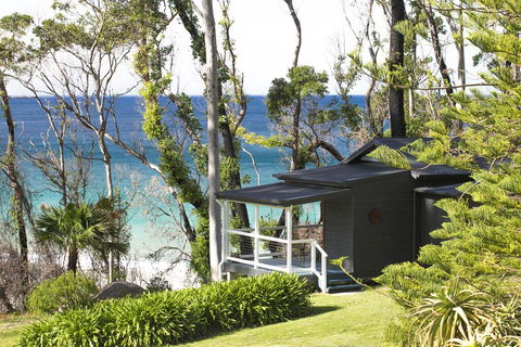 Pebbly Beach Escape - Tourism Guide 1