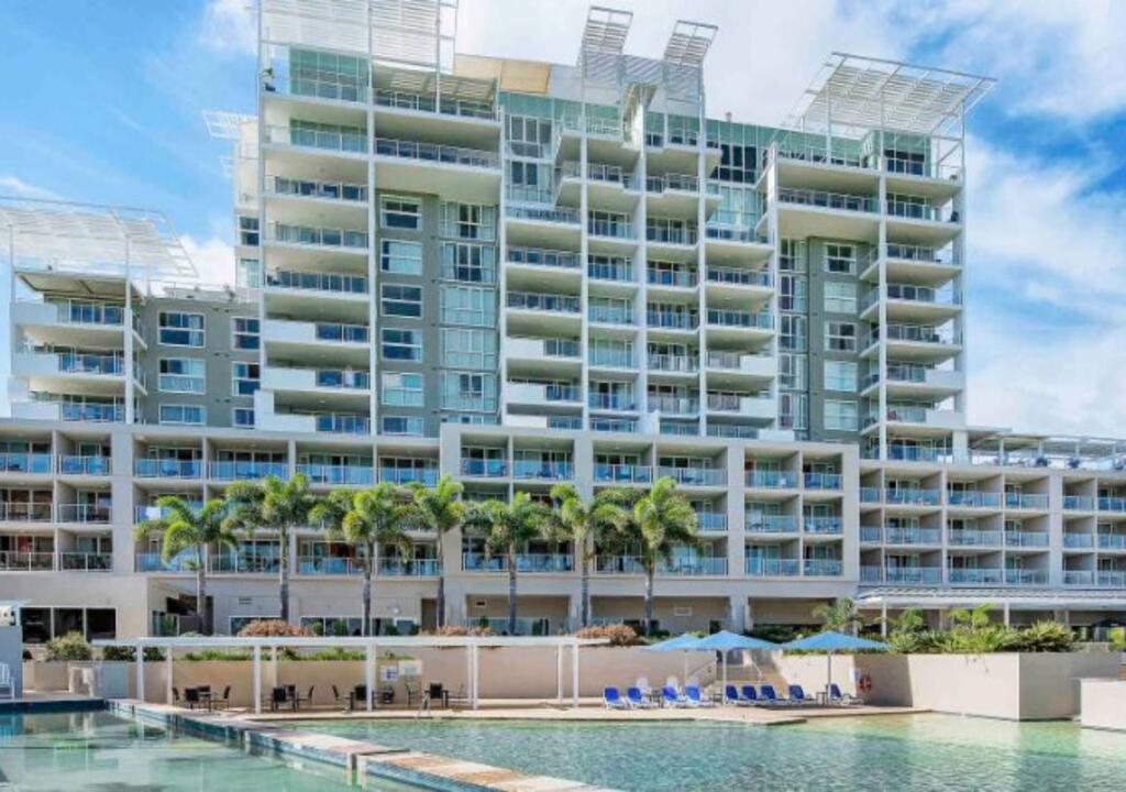 Pelican Waters QLD Cruises Travel