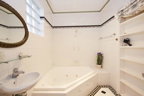 Pension Of Perth - Travel Search 1