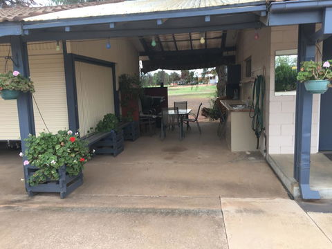 Peppercorn Motor Inn - Travel Search 3