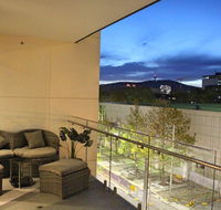 Perfectly Located Modern Apartment - Canberra CBD - Cruises Travel