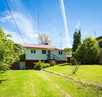 Pet Friendly Beach Cottage  Ballingalla - Travel Agents