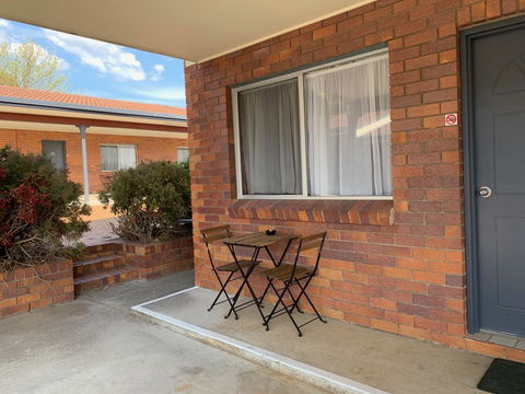 Peter Allen Motor Inn - Travel Search 3