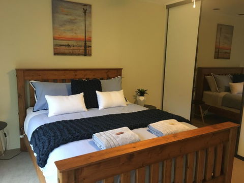 Petes Place - Travel Search 0
