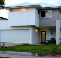 Petrie Beach Holiday Home - Travel Search