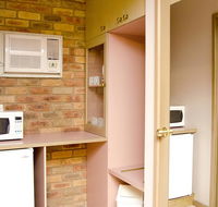 Pines Country Club Motor Inn - Travel Agents