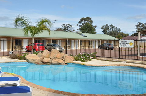 Pinjarra Resort - Travel Agents 1