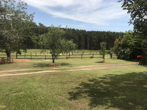 Ponytail Farmhouse - Travel Search 1