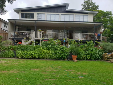 Poppies House - Cruises Travel 0