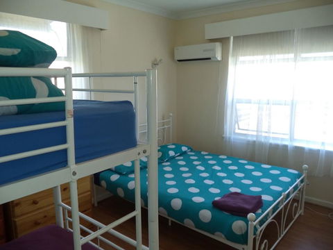 Port Adelaide Backpackers - Travel Search 3