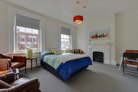 Portsea Place - Travel Agents 2