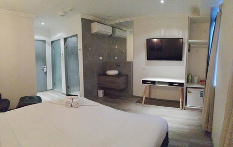 Posh Hotel - Cruises Travel 1