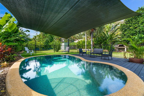 Private Pool, Big Backyard, Aircon - Paradise! - Travel Search 0