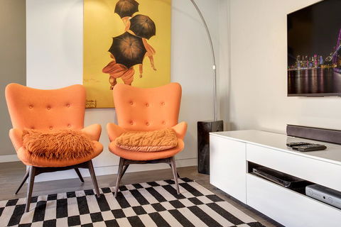 Professional Apartment 15 Minutes From CBD - Travel Agents 1