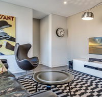 Professional living minutes from the city - Cruises Travel
