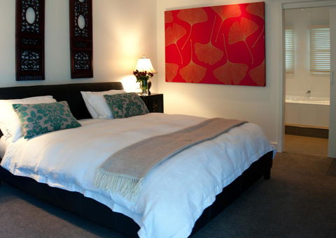 Provenance Accommodation - Travel Search 1