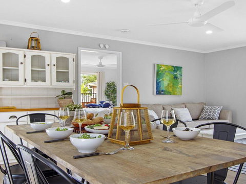 Pure Salt - Beach House With Pool, 300m To Beach - Travel Search 2
