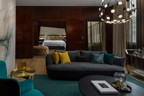 QT Sydney - Tourism Guide 0