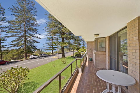 Quarterdeck 7 7 Stewart Street - Travel Agents 1
