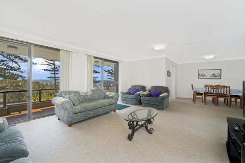 Quarterdeck 7 7 Stewart Street - Travel Agents 3