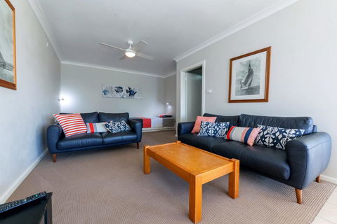 Quarterdeck, Unit 1/ 12 Magnus Street - Cruises Travel 1