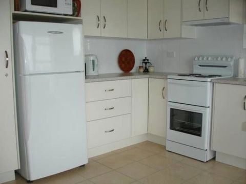 Quarterdeck, Unit 1/ 12 Magnus Street - Cruises Travel 3
