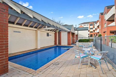Quest Kew - Travel Search 1