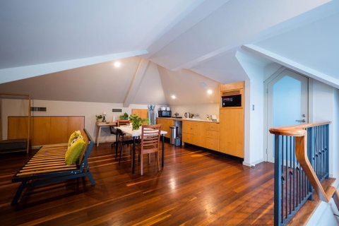 Quiet Private Studio In Strathfield With Kitchenette And Private Bathroom 3min To Station Sleeps 6 - Tourism Guide 0