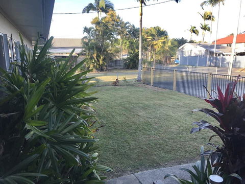 QUIRKY QUEENSLANDER 6 BEDROOM HOME - Travel Search 2