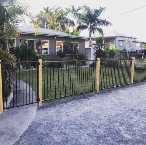 QUIRKY QUEENSLANDER 6 BEDROOM HOME - Travel Search 0