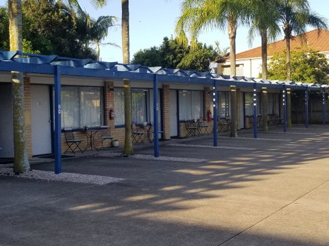 Raceways Motel - Tourism Guide 1