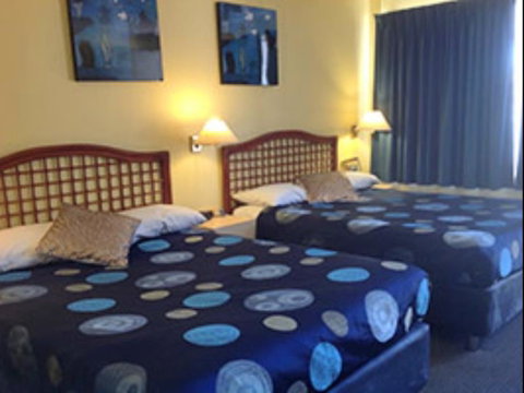 Raceways Motel - Tourism Guide 3
