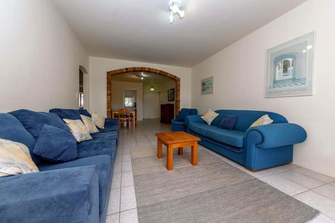 Radburn, Unit 3, 17 Ondine Close - Cruises Travel 2