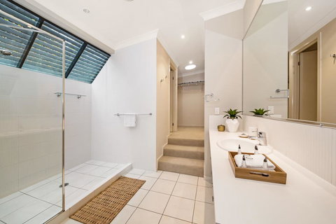 Ravensbourne Escape - Silverwood Lodge - Travel Agents 2