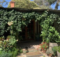 Red Hill Cottage - Tourism Guide