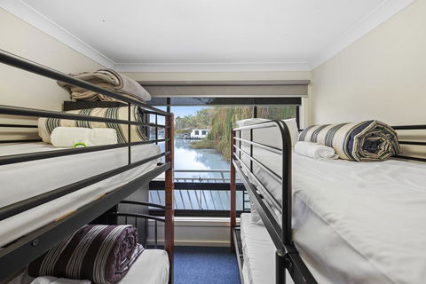 Renmark River Villas And Boats & Bedzzz - Travel Search 3