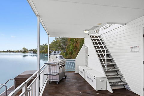 Renmark River Villas And Boats & Bedzzz - Travel Search 2