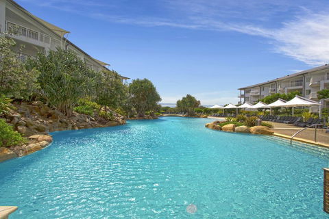 RESORT ON THE BEACH 4118/19 - Travel Search 0