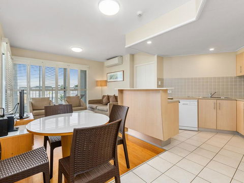 RESORT ON THE BEACH 7225 Dual Room - Travel Search 0