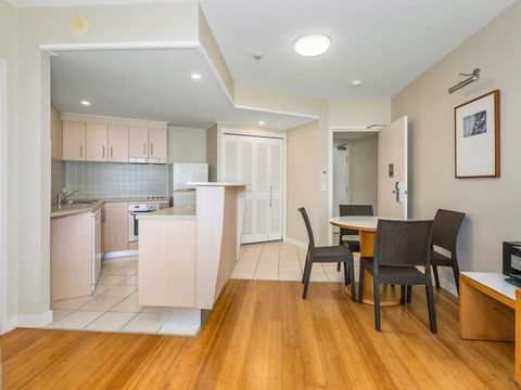 RESORT ON THE BEACH 7225 Dual Room - Travel Search 1