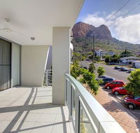 Resort Style Apartment On Gregory - Cruises Travel
