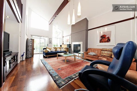 Resort-style Home - Travel Search 3