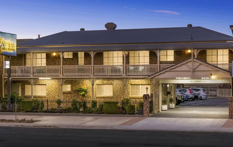Richmond Motor Inn - Cruises Travel 1