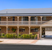 Richmond Motor Inn - Cruises Travel