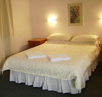River Park Motor Inn - Travel Search