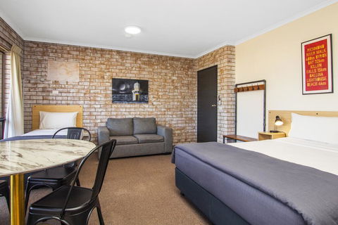 River Street Motel - Cruises Travel 2