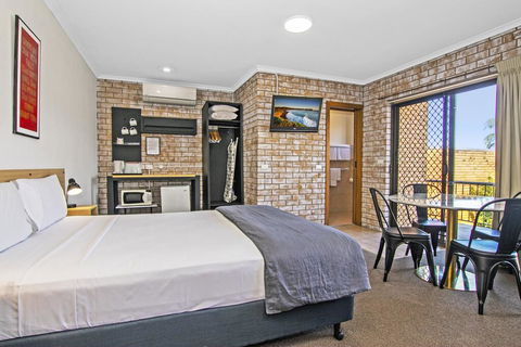 River Street Motel - Cruises Travel 1
