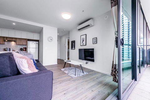 Riverside Living In Portside Wharf Hamilton - Tourism Guide 1