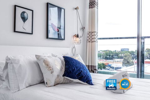 Riverside Living In Portside Wharf Hamilton - Tourism Guide 0