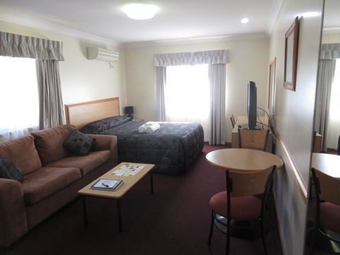 Riviera Executive Suites - Cruises Travel 1